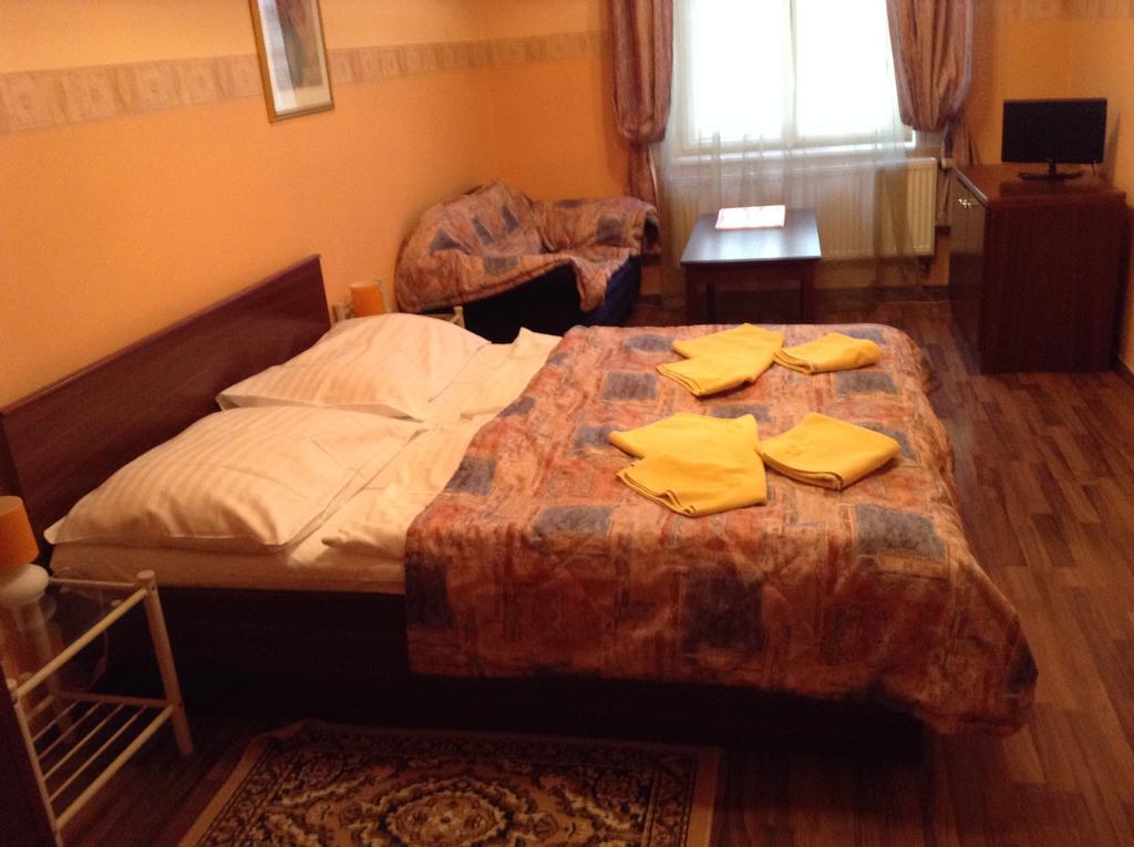 Angebot - Doppel- oder Zweibettzimmer mit Zustellbett und Silvester-Paket